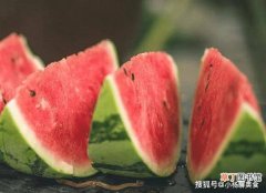 印度、日本、中国是怎么卖西瓜的？网友：服了