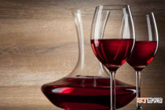 睡前喝葡萄酒，预防心血管疾病