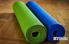 【材质】瑜伽垫tpe和天然橡胶哪个好?瑜伽垫买什么材质的比较好