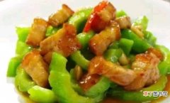 美食推荐：葱油鲜鱿鱼，苦瓜炒肉，虾仁黄瓜的做法