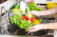 怎么洗菜比较干净？蔬菜应该生吃还是熟吃？