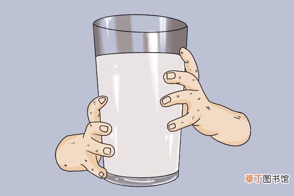 饮酒前喝点牛奶，能预防伤胃，4个谣言，你信了几个