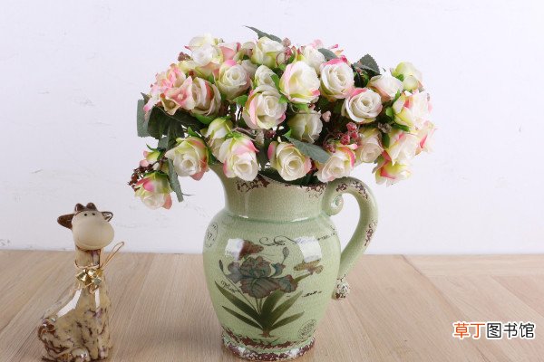 【花瓶】花瓶里的花怎么养有哪些方法？