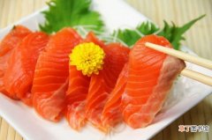 吃生鱼片时为什么要蘸芥末？生吃鱼片小心寄生虫攻击肠胃