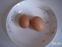 鸡蛋搭配2道食补方，女性经常吃，调理经血不畅，补气血