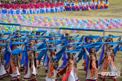 蒙古族的那达慕节日风俗是什么