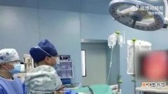 广东深圳：女子漏尿57年只因长了3个肾，手术切除1个后恢复正常