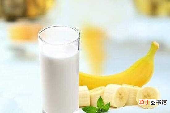 【吃】香蕉牛奶可以一起吃吗，可以一起吃缓解便秘：香蕉和牛奶可以一起吃 香蕉和牛奶一起吃的注意事项