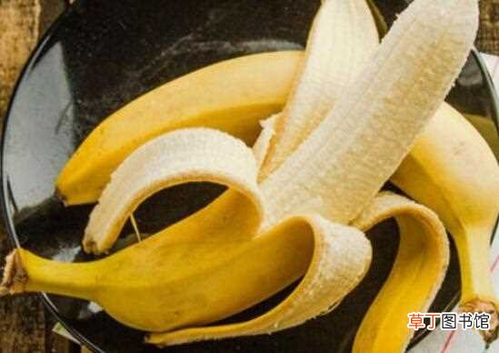 在饭后分开吃效果最好 【香蕉】一天吃几根香蕉治便秘，两根：一天吃两根香蕉治便秘 吃香蕉的禁忌