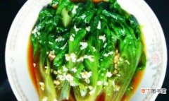 凉拌生莱和炒青菜，一碗碧绿清脆爽口的炒青菜