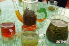 【绿茶】红茶和绿茶的区别，4种方法教你如何识别红茶和绿茶：红茶与绿茶的