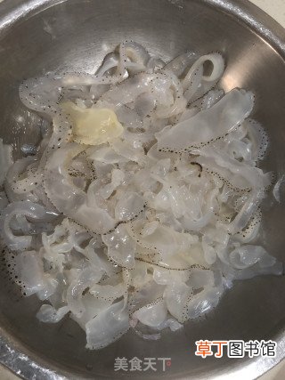凉拌黄瓜海蜇丝的做法步骤，巨好吃快来试试