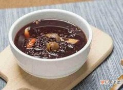 【红枣】五谷杂粮粥的最佳搭配，十种最佳搭配的养生杂粮粥：红枣桂圆黑米粥
