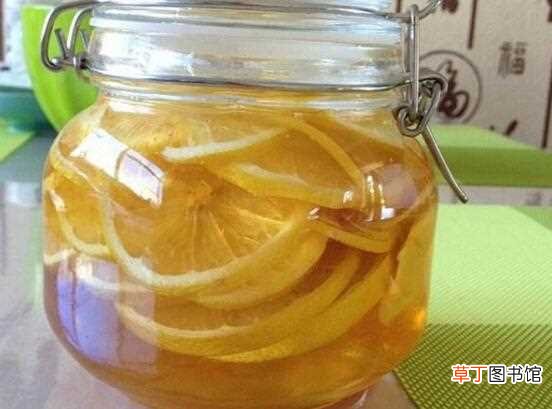 美容养颜又排毒 【蜂蜜】柠檬蜂蜜水的做法，柠檬蜂蜜水的功效：柠檬蜂蜜水做法 柠檬蜂蜜水功效