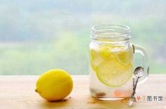 【好处】坚持喝了7个月的柠檬水，你会发现皮肤白的不像话：坚持喝7个月的柠
