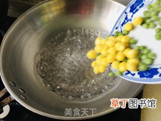 银杏百合炒青豆的做法步骤,一道非常养生的菜!