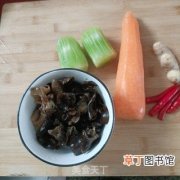 素炒莴笋的做法步骤，又好看又好吃的素菜!