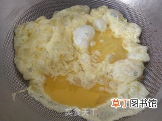 尖椒炒鸡蛋的做法步骤，不要下饭了快来试试