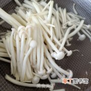 螺丝椒肉丝炒白玉菇的做法，可以防止细胞氧化，活化免疫系统