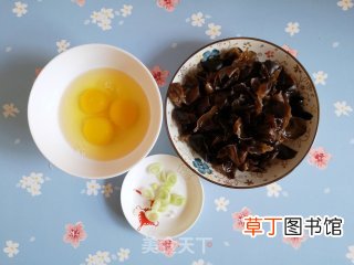 黑木耳炒鸡蛋的做法步骤，天然食材很简单又好下饭