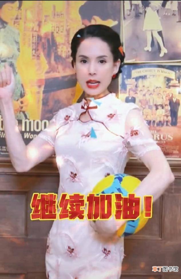 李若彤发视频为女排鼓励，穿旗袍显出瘦弱身材，使网友们担心！