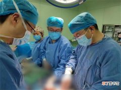 延安医院李定彪专家团队完成1例巨大原发性纵隔恶性畸胎瘤手术