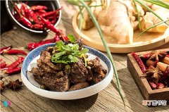 年夜饭湘菜压轴血鸭美味做法 湖南年夜饭必吃菜单有你喜欢的吗？