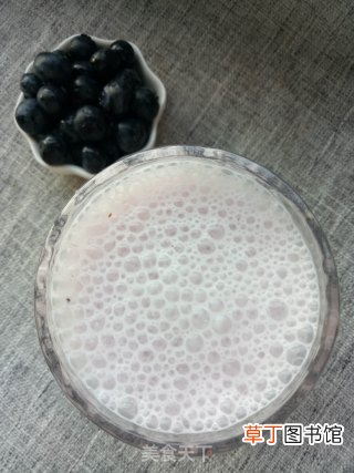 蓝莓奶昔，下午茶必备