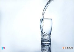 没事可以多喝水，五十岁中老年人多喝白开水有这些好处