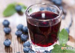【蓝莓】蓝莓酒的做法，蓝莓/冰糖/烈酒密封两个月即可饮用