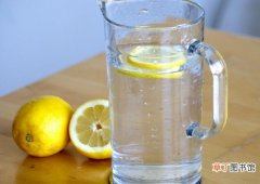 【浇花】柠檬水浇花有用吗：目前没有科学依据能证明柠檬水对植物有利