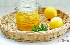 【蜂蜜】柠檬蜂蜜水什么时候喝最好：最好是在早起以后和晚上睡前饮用