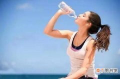 跑步时可以喝水吗 跑步时喝水好还是不好