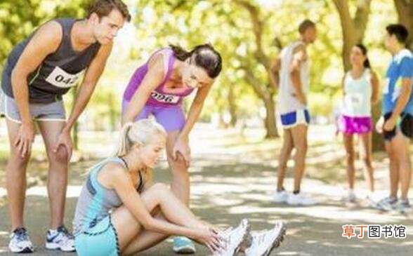 跑步腿抽筋是怎么回事 避免抽筋跑步前别忘了先热身