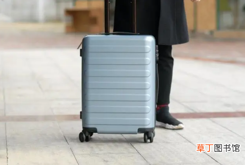 【飞机】几寸的行李箱可以带上飞机不用托运?行李箱带上飞机的尺寸大小要求