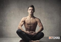 男人练瑜伽有什么好处 不是性感就是帅炸