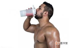 蛋白粉不锻炼可以喝吗 运动人群该怎么喝蛋白粉