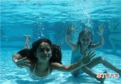 青少年游泳的好处 促进身高发育