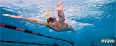 游泳常见错误动作 游泳如何在水里抬高臀部