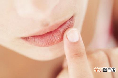 嘴唇干裂脱皮缺少什么维生素
