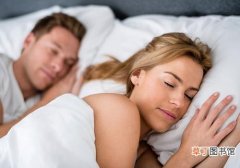 睡姿怎么睡是最健康的 怎么睡对皮肤好