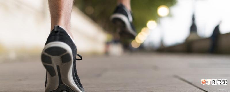 慢跑5公里消耗多少卡路里 每天跑步五公里过量吗