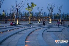 【花卉大全】安徽省：蚌埠龙子湖桥头公园景观主体基本完工