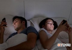 睡觉手机放多远没辐射 睡觉时手机最好这样放