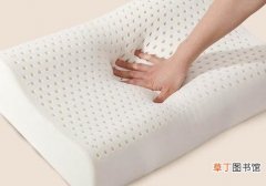 乳胶枕头买按摩还是平滑的好 乳胶按摩枕和平枕的区别