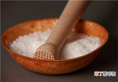 无碘盐正常人能不能吃 无碘盐和有碘盐的区别