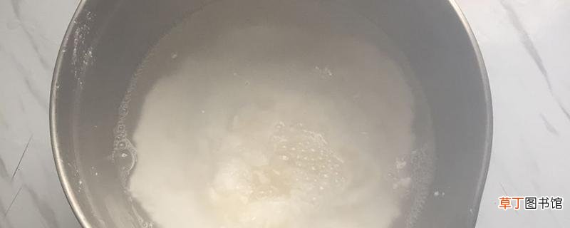 水烧开后有白色沉淀物是什么 开水白色漂浮物能喝吗