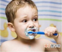 刷牙牙膏沾水和不沾水的区别 刷牙牙膏要不要沾水