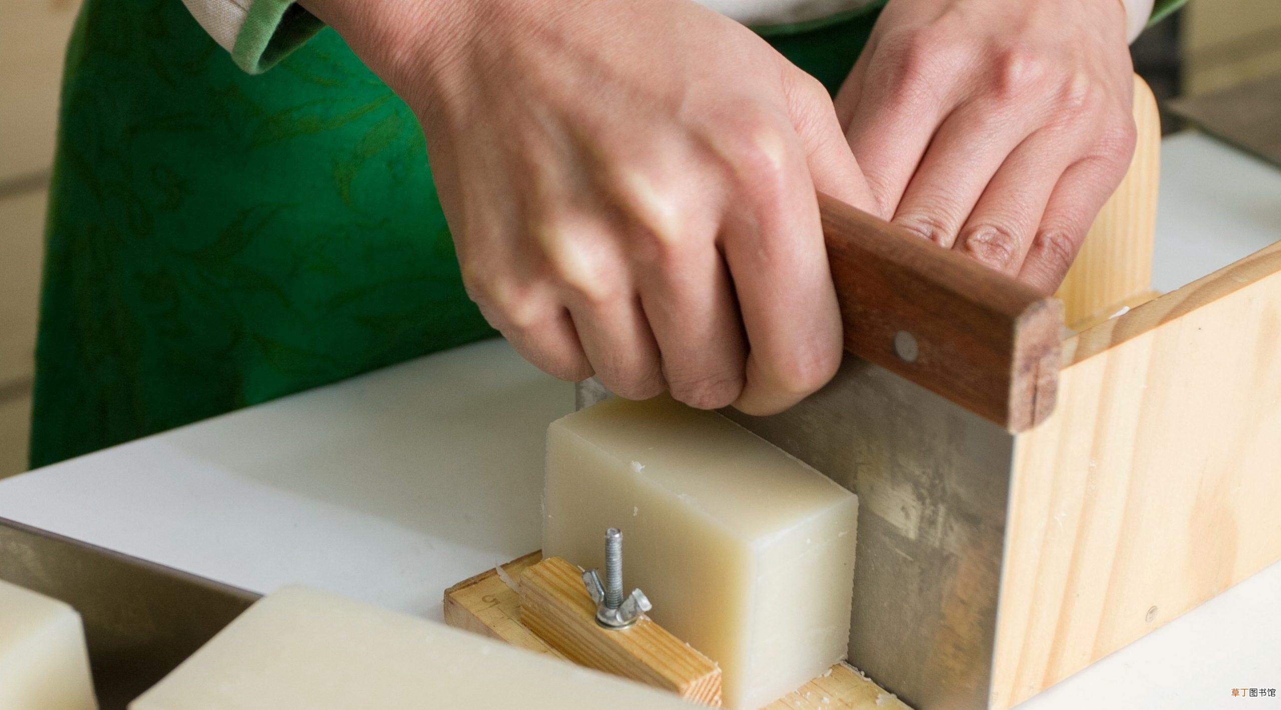 纯天然肥皂的制作方法和步骤 肥皂是怎么做出来的