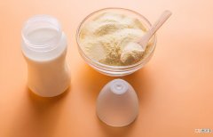 冲的奶粉可以存放不变质的时间 奶粉冲完了能放多长时间